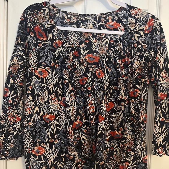 Top - Picture 1 of 2